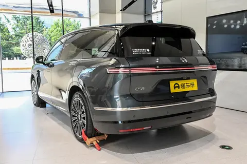 蔚来全新 ES8：纯电大三排 SUV 的新风向，用实力改写选车逻辑