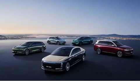 今年销量比亚迪与上汽集团齐破410万，年度销冠之争大有看头？